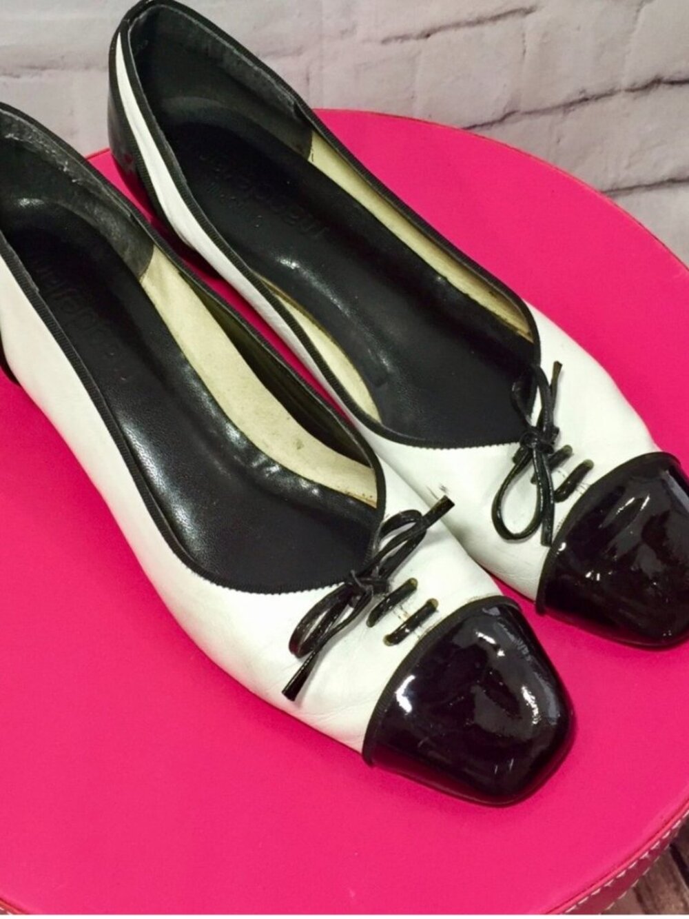 Vintage 1950s Women's Block Heels Black White Patent Leather Bow Pumps